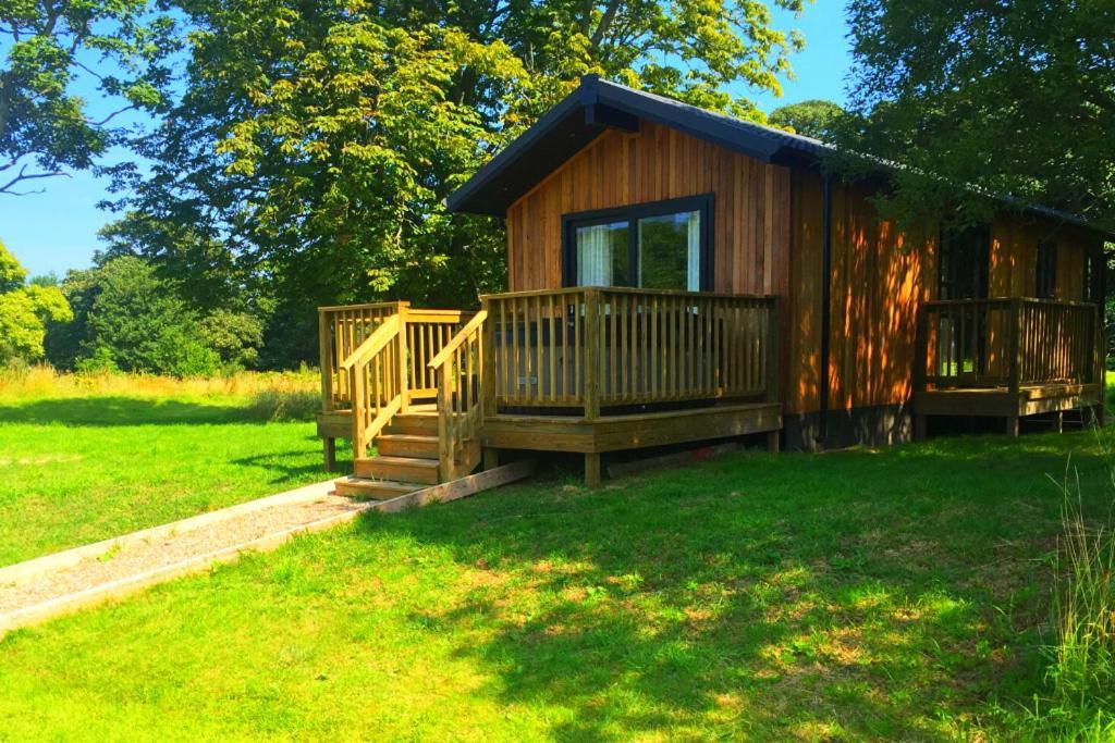 The Lodge By The Lake, Dunbar Exterior photo